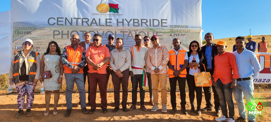 AndriaSolo's tweet photo. La nouvelle centrale solaire à Antanambehivavy Ambohimandroso permettra à la Jirama de réduire sa consommation de carburant de plus de 2,47 millions de litres par an. D'une capacité de 1,53 mégawatt (MW), elle répondra à 50% des besoins en électricité d’Ambatondrazaka. https://t.co/swzv9RFHFn