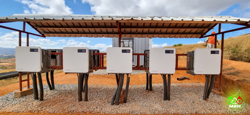 AndriaSolo's tweet photo. La nouvelle centrale solaire à Antanambehivavy Ambohimandroso permettra à la Jirama de réduire sa consommation de carburant de plus de 2,47 millions de litres par an. D'une capacité de 1,53 mégawatt (MW), elle répondra à 50% des besoins en électricité d’Ambatondrazaka. https://t.co/swzv9RFHFn