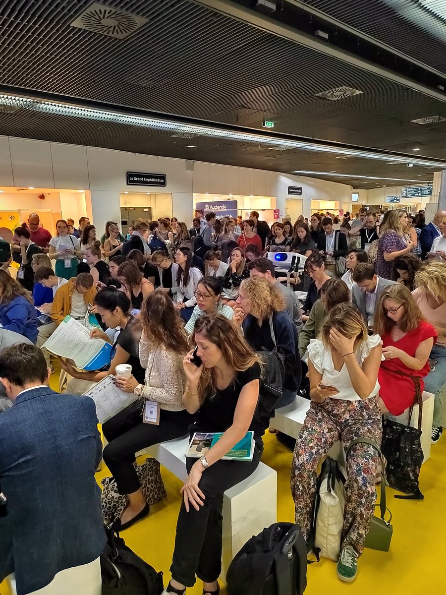 La table ronde sur "Le rôle des collaborateurs dans la tradition vers une entreprise durable" va commencer ! <a href="/PRODURABLE/">Salon PRODURABLE</a> <a href="/Bpifrance/">Bpifrance</a>