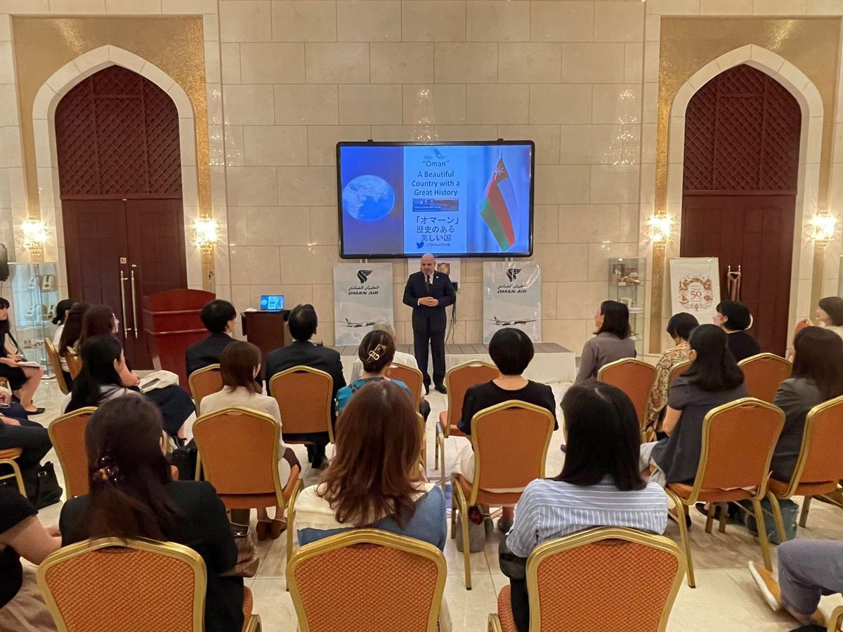 SwyOman's tweet image. #SWYGA14Oman
رحب سعادة السفير العماني لدى اليابان بمستشاري الأنشطة الشبابية برئاسة الوزراء ومسؤولي الأمانة العامة لسفينة شباب العالم وعدد من الشباب المشاركين تمهيداً لاستقبال الوفد المشاركين في التجمع الدولي الرابع عشر لسفينة شباب العالم والذي تستضيفه سلطنة عُمان.
#Ya_Hala