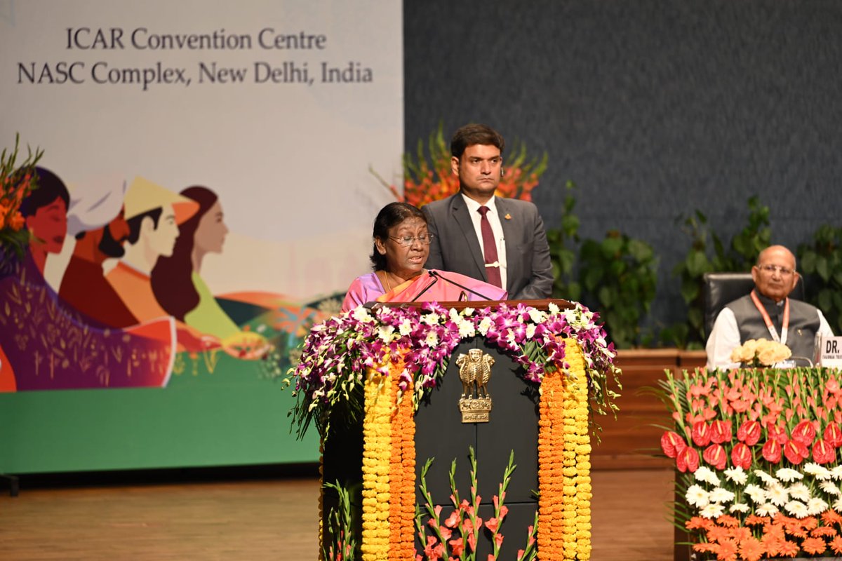 Indian Council of Agricultural Research. (@icarindia) on Twitter photo рдХрд┐рд╕рд╛рди рдЕрдиреНрдирджрд╛рддрд╛ рд╣реИрдВ, рдЕрдиреНрди рд╣реИ рддреЛ рддрди рд╣реИ, рддрди рд╣реИ рддреЛ рдХрд░реНрдо рдХрд░рдиреЗ рдХрд╛ рдорди рдмрдирд╛рддреЗ рд╣реИрдВ, рдЗрд╕рд▓рд┐рдП рд╕рд╛рдЗрдВрд╕ рд╣реЛ рдЯреЗрдХреНрдиреЛрд▓реЛрдЬреА рд╣реЛ рдЕрдиреНрдирджрд╛рддрд╛ рдирдорди рдХреЗ рдкрд╛рддреНрд░ рд╣реИред рдЗрдирдХреЗ рдЕрдзрд┐рдХрд╛рд░ рдПрд╡рдВ рднрд╡рд┐рд╖реНрдп рдХреЛ рд╕реБрд░рдХреНрд╖рд┐рдд рд░рдЦрдирд╛ рд╣рдорд╛рд░рд╛ рдХрд░реНрддрд╡реНрдп рд╣реИред - рд░рд╛рд╖реНрдЯреНрд░рдкрддрд┐ рджреНрд░реМрдкрджреА рдореБрд░реНрдореВ #ICAR #FarmersRights #GlobalSymposium #FoodSecurity <a href="/PMOIndia/">PMO India</a> рдХрд┐рд╕рд╛рди рдЕрдиреНрдирджрд╛рддрд╛ рд╣реИрдВ, рдЕрдиреНрди рд╣реИ рддреЛ рддрди рд╣реИ, рддрди рд╣реИ рддреЛ рдХрд░реНрдо рдХрд░рдиреЗ рдХрд╛ рдорди рдмрдирд╛рддреЗ рд╣реИрдВ, рдЗрд╕рд▓рд┐рдП рд╕рд╛рдЗрдВрд╕ рд╣реЛ рдЯреЗрдХреНрдиреЛрд▓реЛрдЬреА рд╣реЛ рдЕрдиреНрдирджрд╛рддрд╛ рдирдорди рдХреЗ рдкрд╛рддреНрд░ рд╣реИред рдЗрдирдХреЗ рдЕрдзрд┐рдХрд╛рд░ рдПрд╡рдВ рднрд╡рд┐рд╖реНрдп рдХреЛ рд╕реБрд░рдХреНрд╖рд┐рдд рд░рдЦрдирд╛ рд╣рдорд╛рд░рд╛ рдХрд░реНрддрд╡реНрдп рд╣реИред - рд░рд╛рд╖реНрдЯреНрд░рдкрддрд┐ рджреНрд░реМрдкрджреА рдореБрд░реНрдореВ #ICAR #FarmersRights #GlobalSymposium #FoodSecurity <a href="/PMOIndia/">PMO India</a>