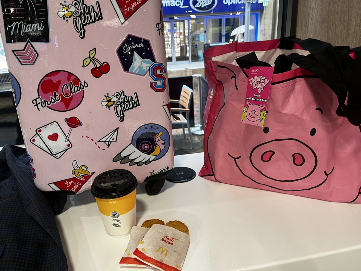 chrisdysonHT's tweet photo. Well #GoodMorningUK from a soaking wet #Leeds #TwoHashbrowns check #Lanyard check #PinkSuitcase check #PinkBag check … now the train to visit the wonderful @TaniaYasmin73 and all @GreetPrimary @trust_create #WeAreCreate @misterunwin @GrandadWheels @drewpovey @johnbryantHT https://t.co/qdLOBqIYt7