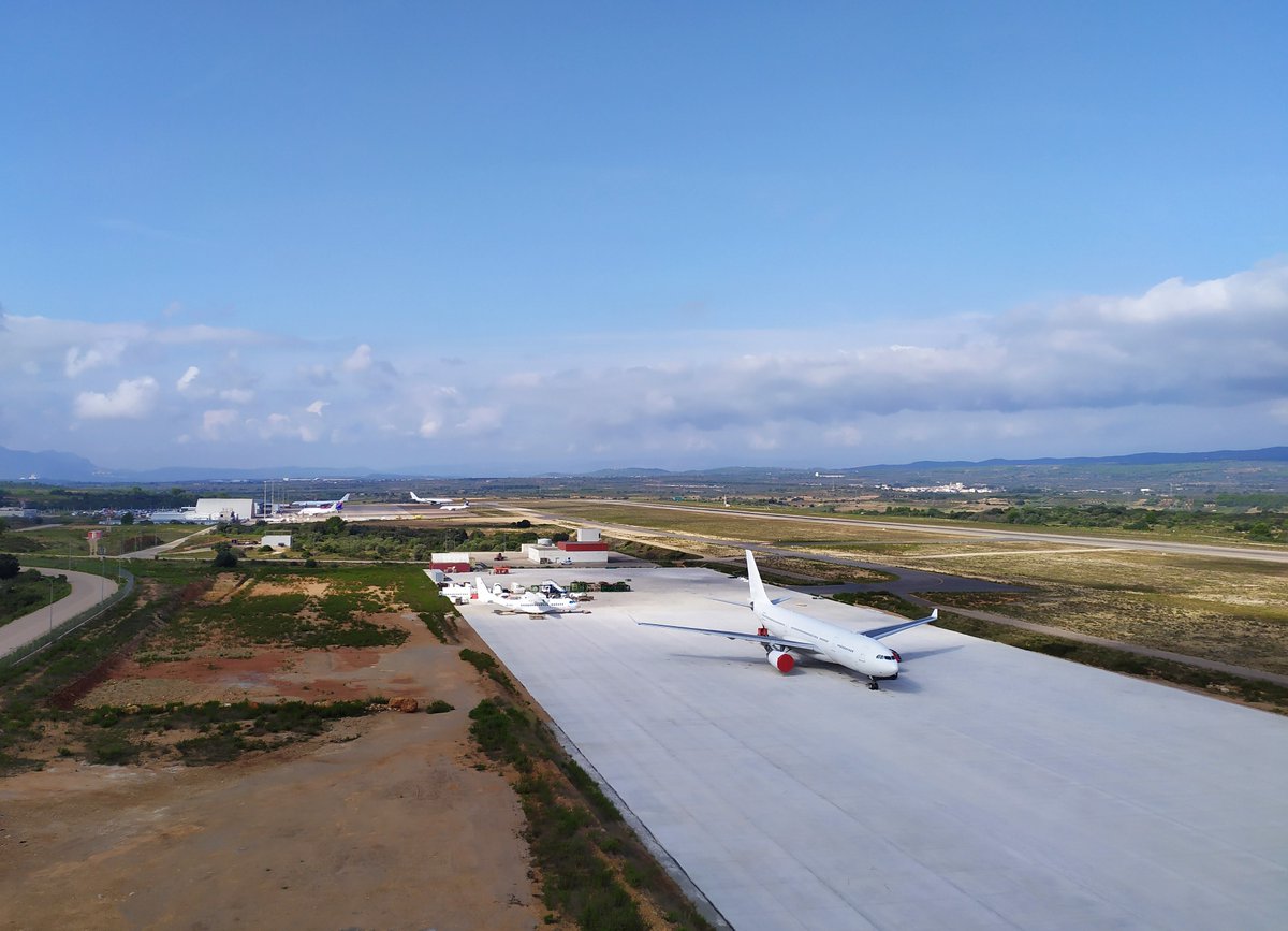 🛫 @CDTairport amplia l'àrea pavimentada de la plataforma industrial

📏 19.000m²

✈ Es podran acollir avions més grans

🛠 I que es desenvolupen noves activitats de manteniment

🛩 Afavorirà l'activitat de les empreses aeronàutiques

🏞<a href="/GVAMediAmbient/">M.Ambient Infraestructures Territori i Recuperació</a>

📋breu.gva.es/b/bKu0G6NTWT