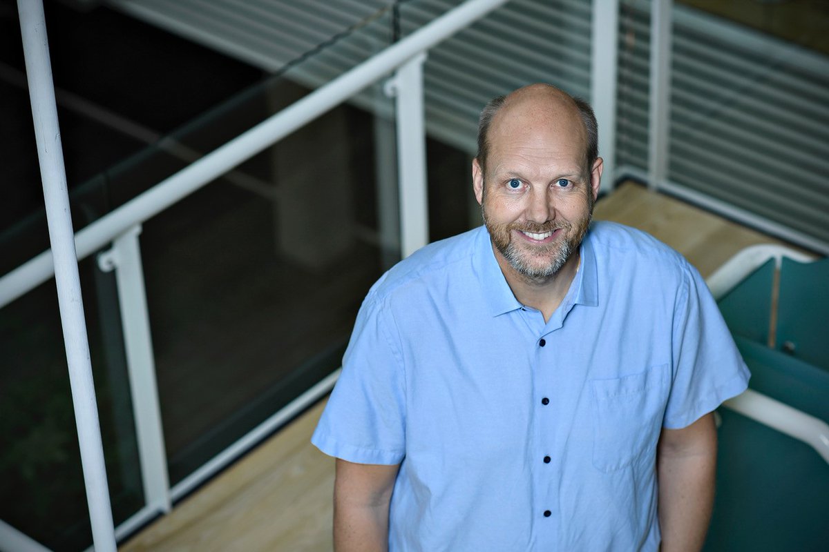 Aarhus Uni.hospital (@auhdk) on Twitter photo 28 MIO. KRONER TIL FORSKNING I MÅLRETTET KRÆFTBEHANDLING
Den danske del af en stor EU-bevilling er på 28 mio. kroner og går til professor <a href="/ClausLindbjerg/">Claus Lindbjerg Andersen</a> fra <a href="/moma_dk/">Dept. of Molecular Medicine</a> på AUH og <a href="/AarhusUni/">Aarhus Universitet</a>. Studiet er muliggjort pba. tidligere donation fra <a href="/cancer_dk/">Kræftens Bekæmpelse</a> link.rm.dk/3EyHaJV 28 MIO. KRONER TIL FORSKNING I MÅLRETTET KRÆFTBEHANDLING
Den danske del af en stor EU-bevilling er på 28 mio. kroner og går til professor <a href="/ClausLindbjerg/">Claus Lindbjerg Andersen</a> fra <a href="/moma_dk/">Dept. of Molecular Medicine</a> på AUH og <a href="/AarhusUni/">Aarhus Universitet</a>. Studiet er muliggjort pba. tidligere donation fra <a href="/cancer_dk/">Kræftens Bekæmpelse</a> link.rm.dk/3EyHaJV