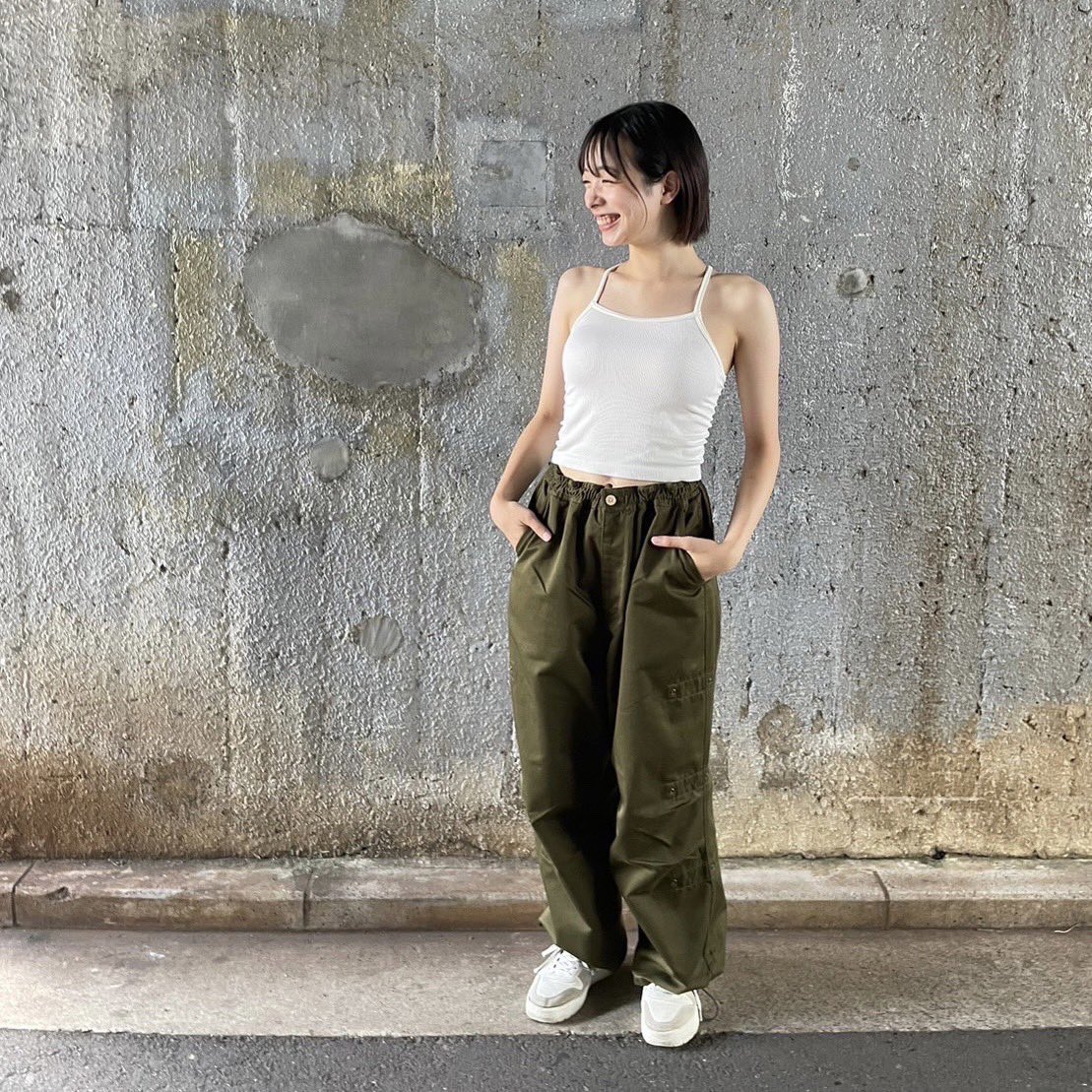 oppract's tweet photo. ｢AKENO PANTS 100 PEOPLE ｣
今回パンツを配らせて頂いのはイラスト考案のスイの高校時代からの大親友
井上ゆみ乃さん🌱

現在は「JA横浜presents大地とみのりの大冒険」という横浜の旬の農畜産物を紹介する番組のDJを担当。お互い農業を通じた活動��している事から、今回お声かけさせて頂きました🍒 https://t.co/9Lsqa6Am3Q