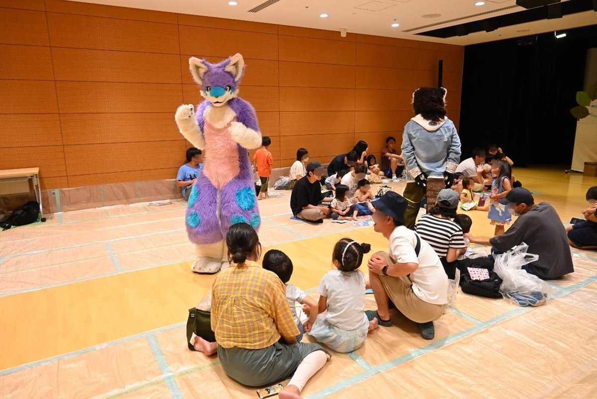 wisteriak9's tweet photo. July 16, 2023
#ショッコランのおはなしの森 #風のかくれんぼ ①

#ショッコラン @info_shokran
#アリィ #チャオ #マーチェ @alii_ciao
#どんちゃん @Donn_Chann 
#森乃苺 @drsmaster
#ヒックリー 
#ウィステリア
#livecharacter https://t.co/a4PmcwRmtP