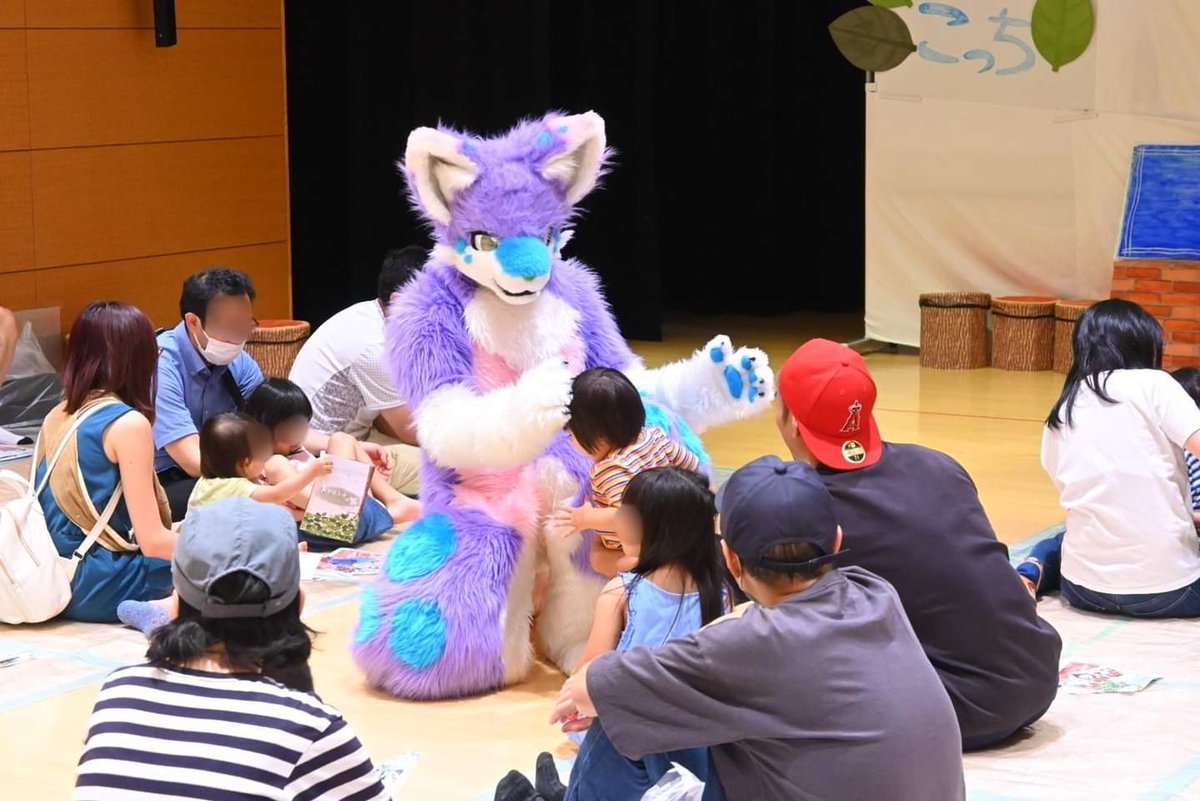 wisteriak9's tweet photo. July 16, 2023
#ショッコランのおはなしの森 #風のかくれんぼ ①

#ショッコラン @info_shokran
#アリィ #チャオ #マーチェ @alii_ciao
#どんちゃん @Donn_Chann 
#森乃苺 @drsmaster
#ヒックリー 
#ウィステリア
#livecharacter https://t.co/a4PmcwRmtP