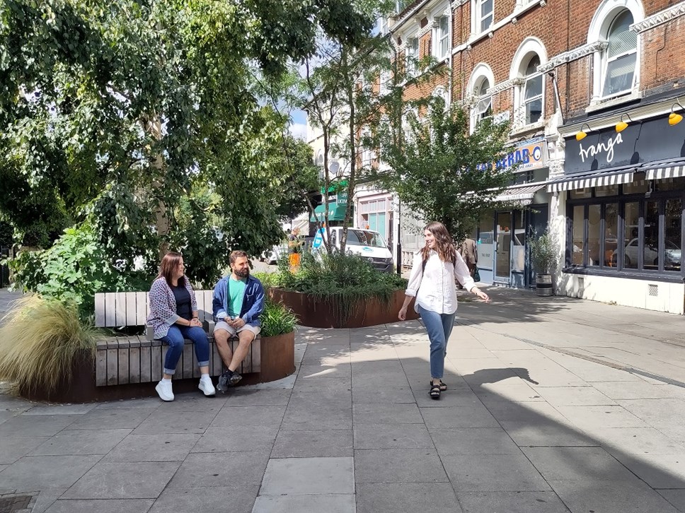 Islington has begun consultation on a Mildmay LTN. Below, the main picture they use. Why not a picture of a boundary road, like busy Balls Pond Road, that will get extra traffic. Is it too much too ask for an honest account of the impact of the proposals? islington.media/news/your-chan…