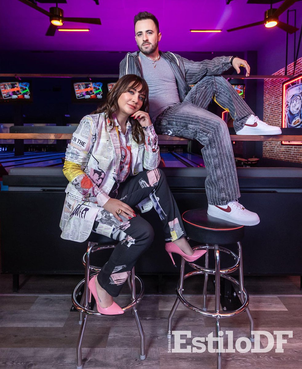 GeneracionTN's tweet photo. @DannyLujan y @RiccaSound los reyes de las telenovelas infantiles engalanan la portada de la revista @EstiloDF 👸🏼🤴🏻

Poseedores de un carisma y una química enorme, Danny y Martín vuelven a trabajar y compartir escenario juntos en el 2000's X Siempre . 🤩
Inspiración y 👇🏻 https://t.co/RO6fzPXWxj