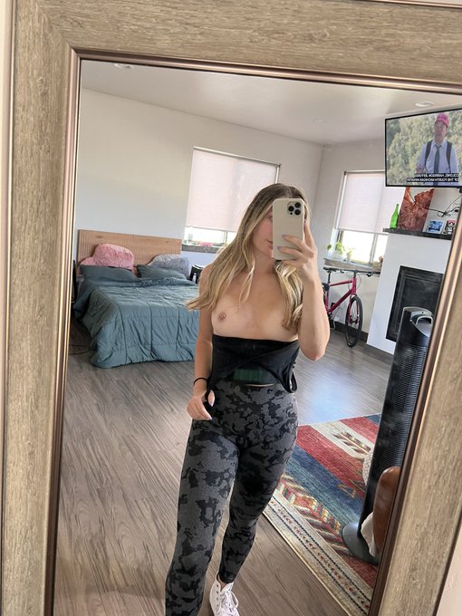 Be my gym buddy? 💋 https://t.co/CxZ1MQf4t1<a href="/tag/mvsales"class="tags"><span>#mvsales</span></a>