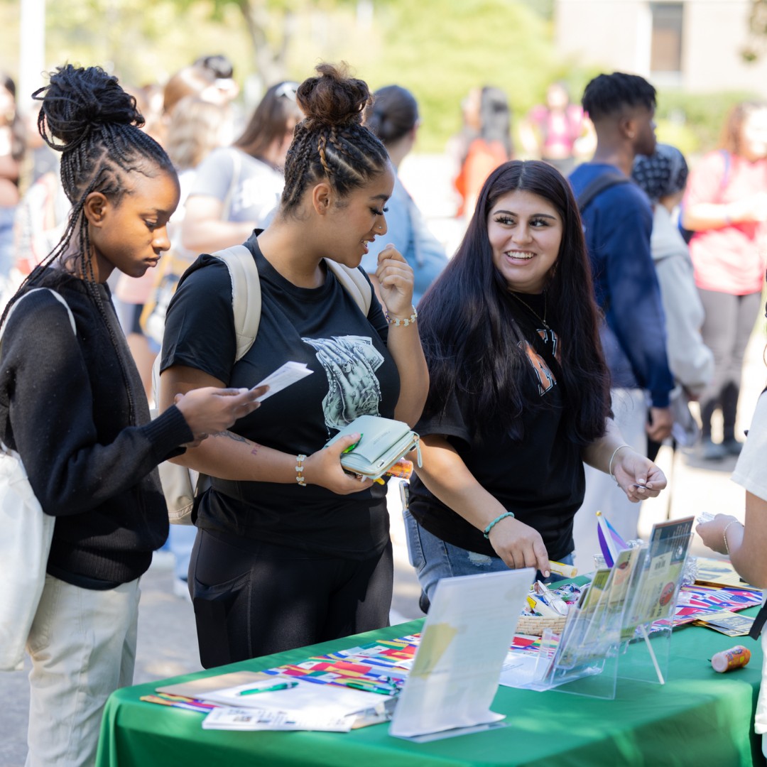 JSCC_main's tweet photo. Taco 'bout a good time! 🌮🎉

We sang, danced, and ate delicious tacos during today's programming for Hispanic Heritage Month. https://t.co/pUaPgjiuHa