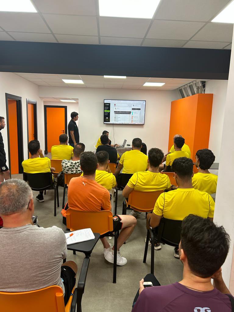 canterataronja tweet media