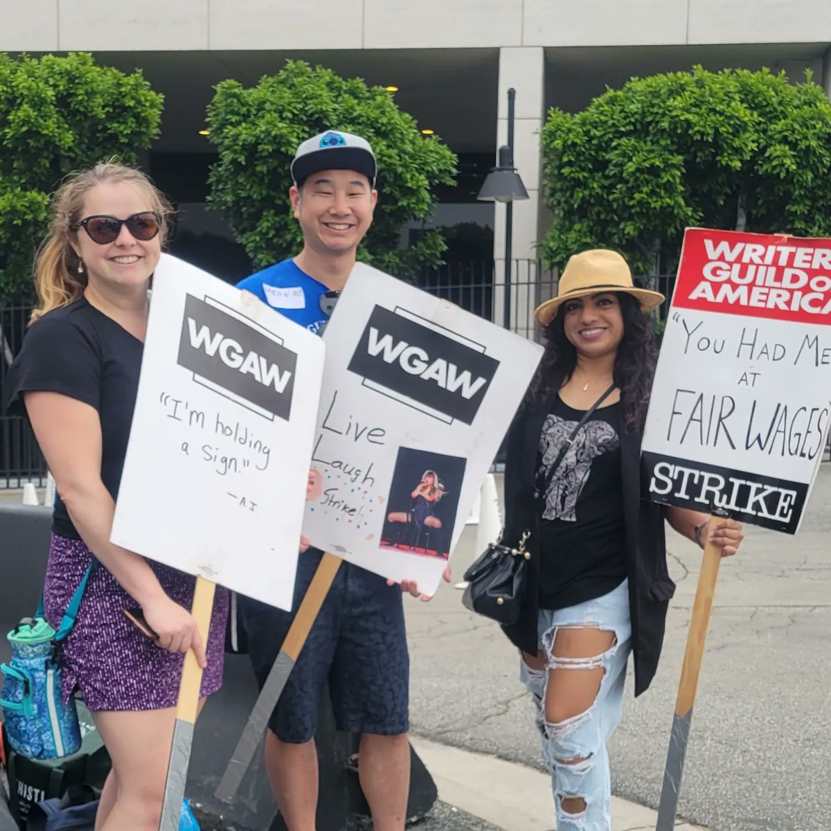 aaron_ho's tweet photo. While I'm glad the #WGAStrike is over, I will sincerely miss seeing everyone's friendly faces on the picket lines. It was a joy to catch up with old friends and make some new ones -- please keep in touch! (2/3) https://t.co/cS73DvKUoJ