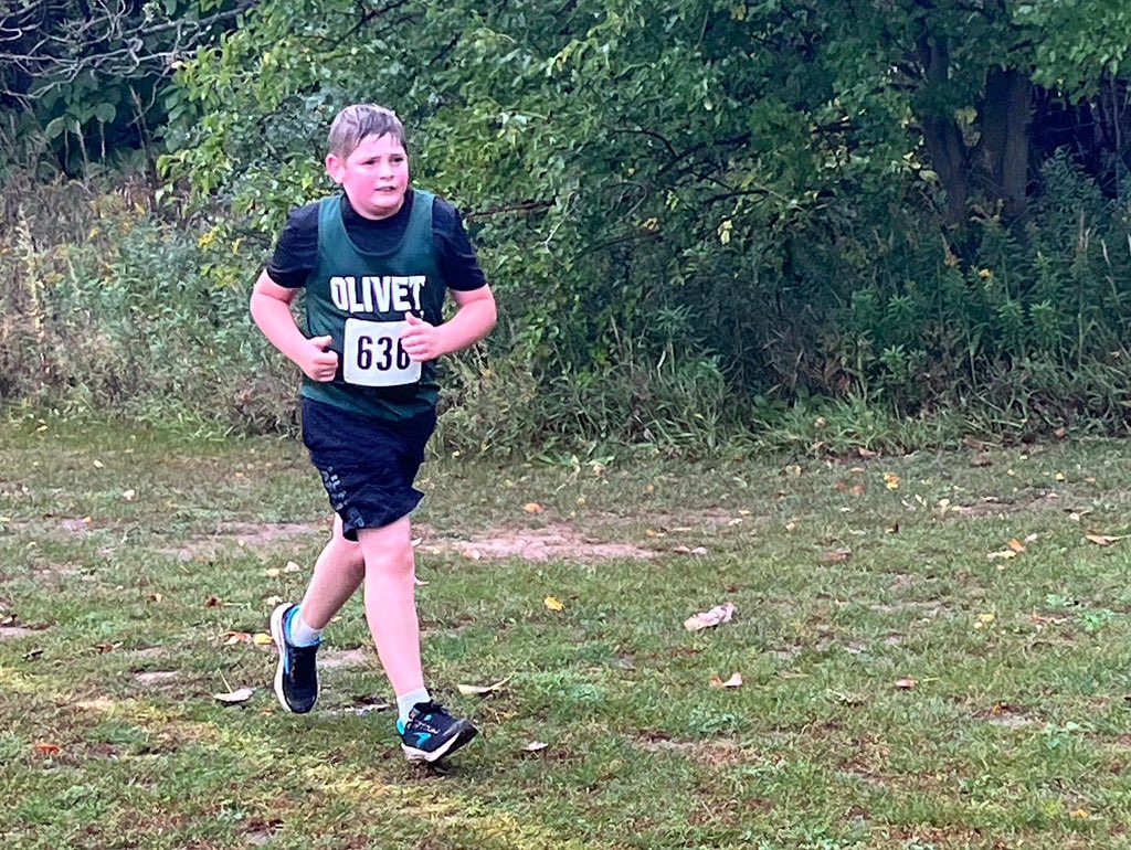 EllisBenjaminP's tweet image. Great night in the rain at the Perry XC Invite. Girls took first place!  Individual medals for Drew Weaver, Bobby Dormer, Logan Smith, Madelynn Patterson, Lily Britton, Anna London, Alyssa Pell and Piper VanStraten. Lots of PRs and great encouragement for teammates. #OCSRocks