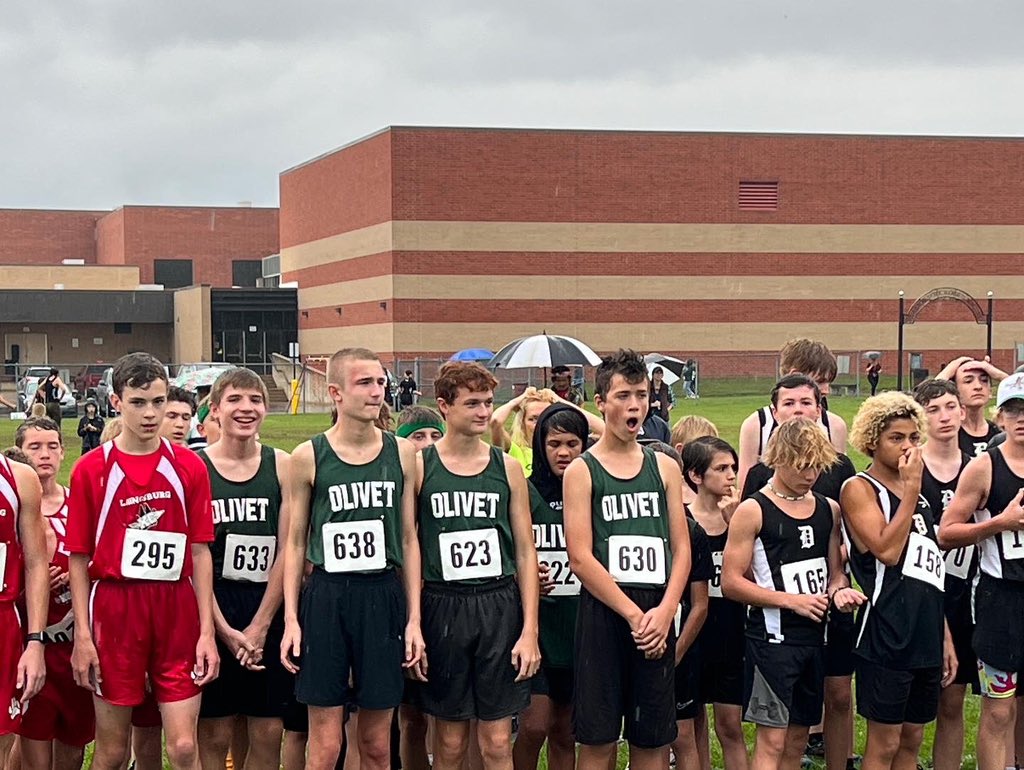 EllisBenjaminP's tweet image. Great night in the rain at the Perry XC Invite. Girls took first place!  Individual medals for Drew Weaver, Bobby Dormer, Logan Smith, Madelynn Patterson, Lily Britton, Anna London, Alyssa Pell and Piper VanStraten. Lots of PRs and great encouragement for teammates. #OCSRocks