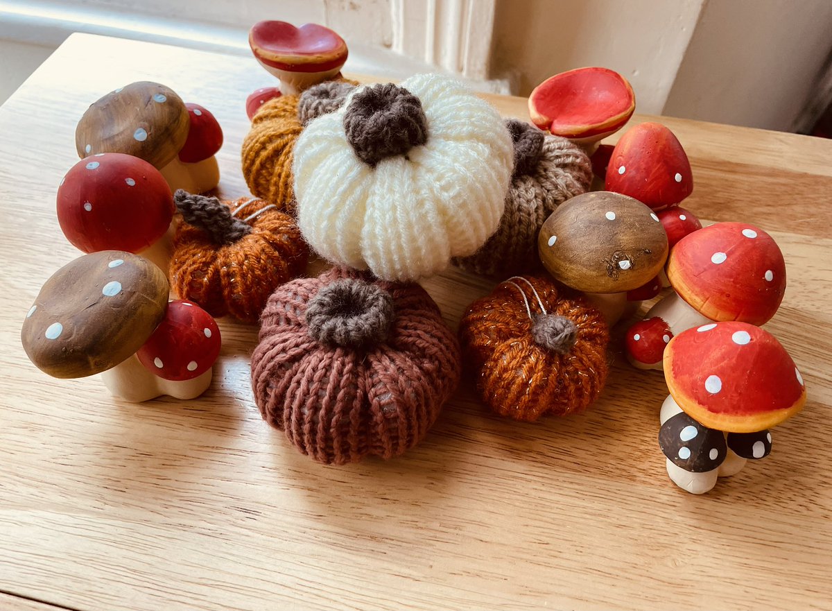 chloe34_smith's tweet photo. Loving My Autumn Decorations 🧡 #autumn2023 https://t.co/eLzk673Qgr