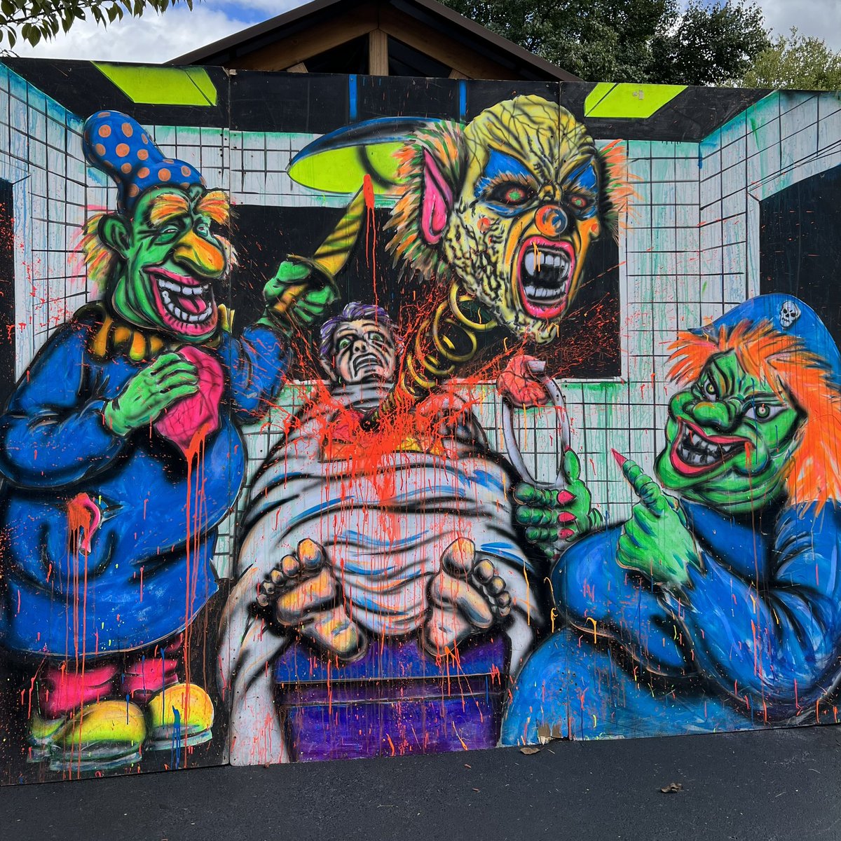 Lake Compounce tweet media