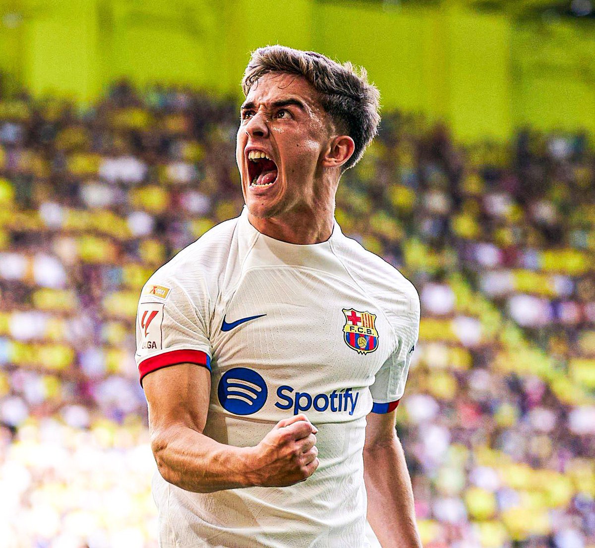 Les presento al único futbolista del planeta que con 19 años es juzgado como un veterano. Creció en un Barcelona en crisis, jamás se achicó y siempre dejó hasta la última gota de sudor por el equipo. Es crack, es completísimo, va al frente, y eso a muchos les duele, se nota…