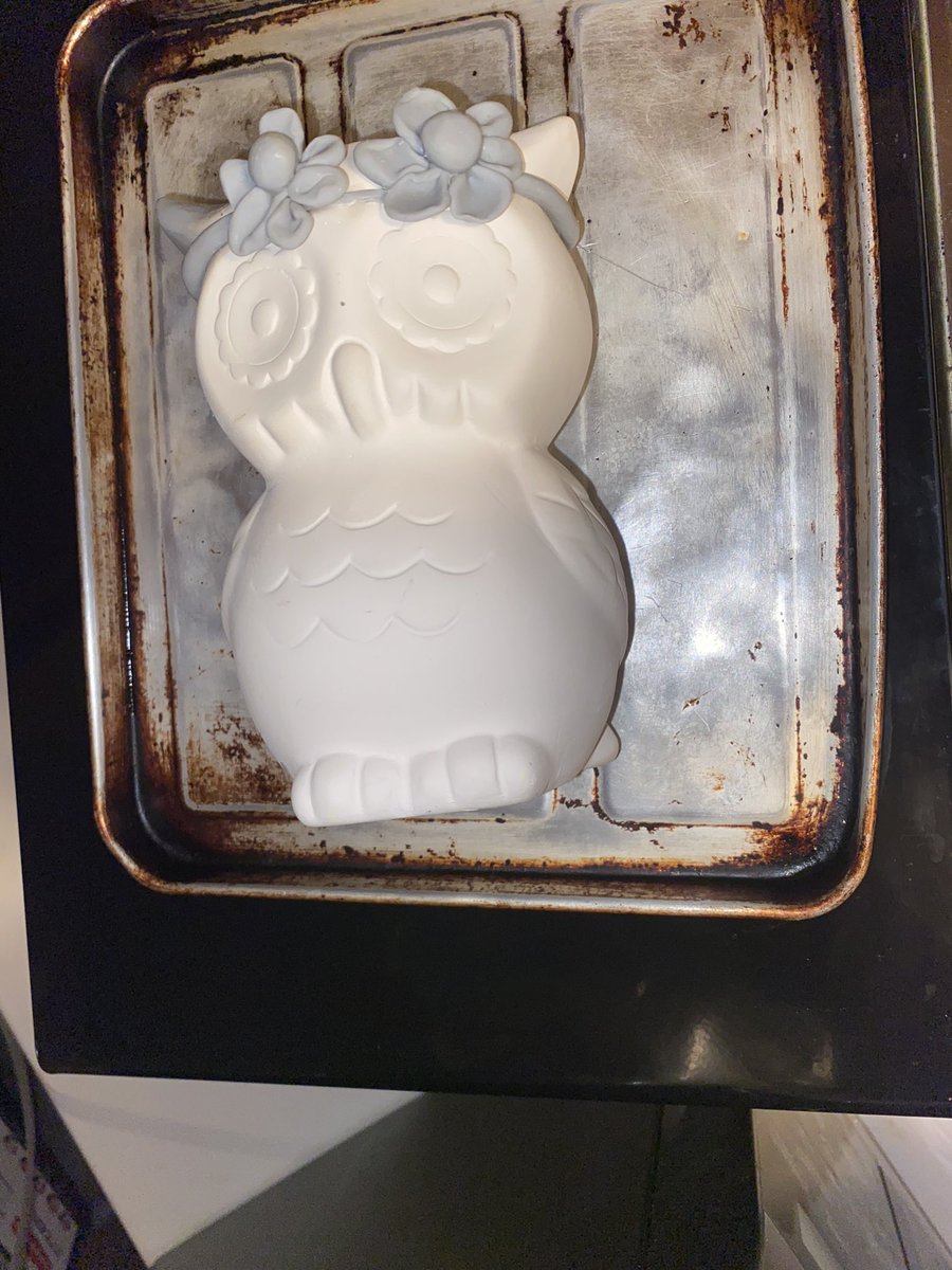 LeighJunCreates's tweet photo. Working on this owl for my mom. She sent it to me to paint and said she wanted it for the Kennedy half dollar coin (she’s a collector) and I wanted to theme it around the 1960s and since the ear was chipped, I figured why not add a flower crown to it too https://t.co/s3ULbzxkp5