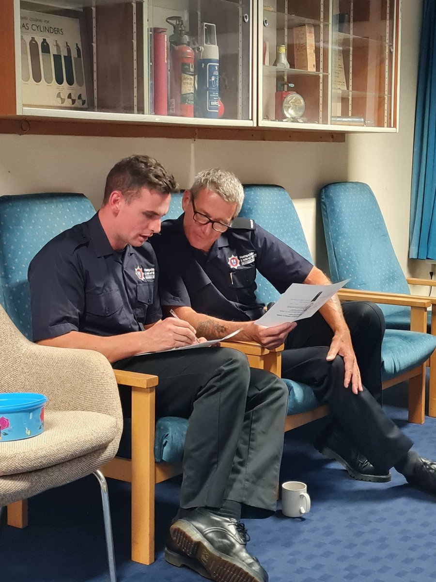 ODHIWFRS's tweet photo. A huge thankyou to @FreshwaterFire for inviting @QuicheyMoo in to look at Effective Communication this evening. Lots of laughs and great ideas. #teamdevelopment #reachingfurther #learningisfun @HantsIOW_fire https://t.co/QZUsVQ0wup