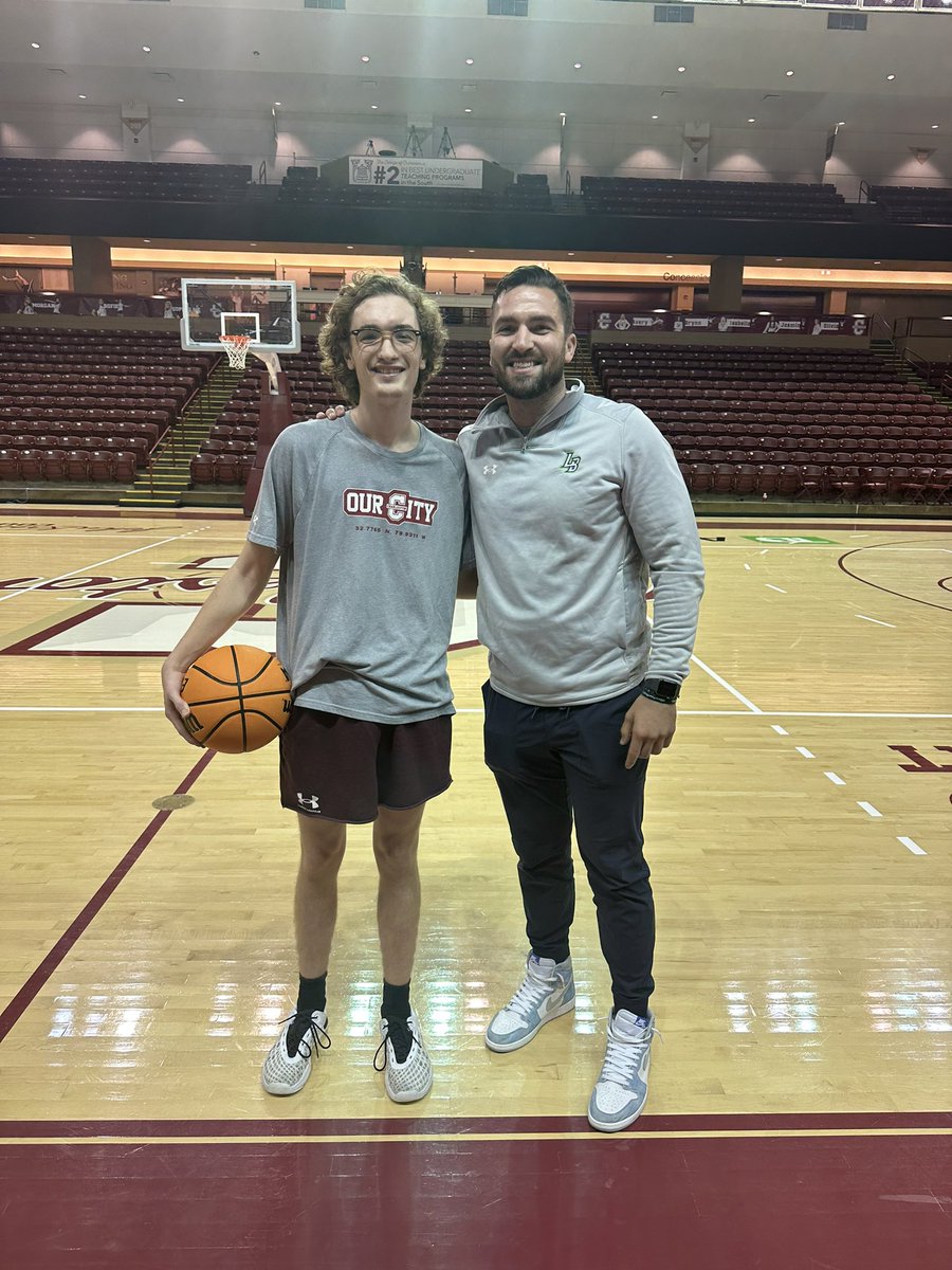 Andrew Glover (@coach_glove) on Twitter photo Appreciate <a href="/patkelsey/">Pat Kelsey</a> and <a href="/CofCBasketball/">Charleston Basketball</a> for having me out to practice today. Got to see one of our original <a href="/Beckham_Hoops/">Lucy Beckham Basketball</a> seniors, <a href="/SDelongchamps/">Sam Delongchamps</a>, absolutely crush his new role as Student Manager for the Cougars! #OurCity #SupermanSammy Appreciate <a href="/patkelsey/">Pat Kelsey</a> and <a href="/CofCBasketball/">Charleston Basketball</a> for having me out to practice today. Got to see one of our original <a href="/Beckham_Hoops/">Lucy Beckham Basketball</a> seniors, <a href="/SDelongchamps/">Sam Delongchamps</a>, absolutely crush his new role as Student Manager for the Cougars! #OurCity #SupermanSammy
