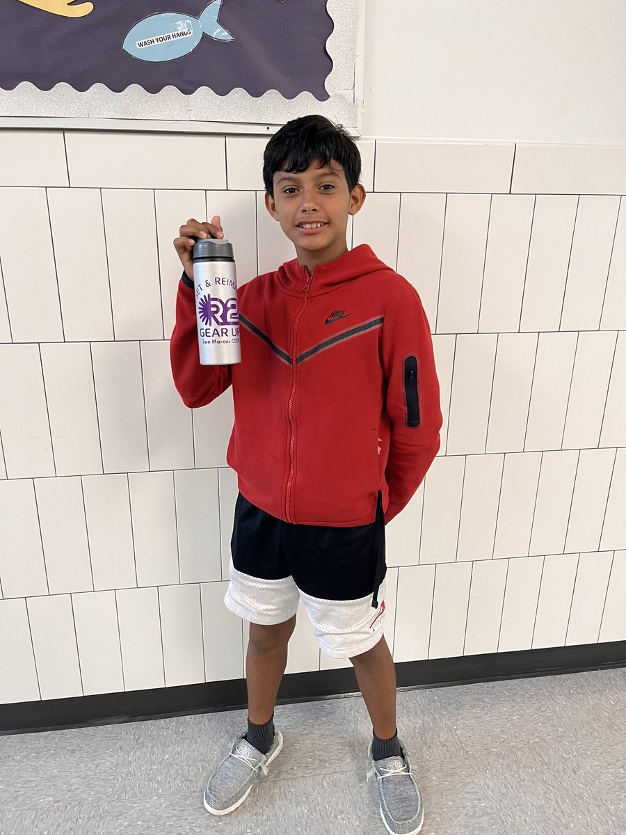 MillerSMCISD's tweet photo. Students received some GearUp swag!!!!! 

#GEARUPworks
#GEARUPweek https://t.co/As7NBqD6kx