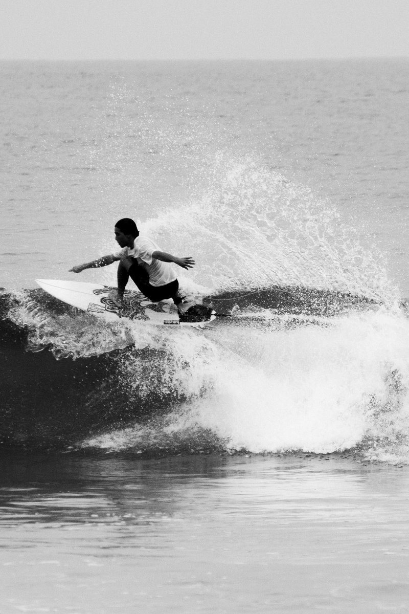 Les dejo 3 opciónes para su fondo de pantalla 🖤