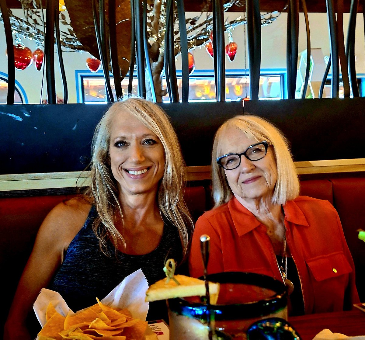 Celebrating my mom's 80th birthday! She follows my Longevity Wellness,  Anti-Aging Lifestyle protocol!😃🧠💪❤️ #Brainfitness #Bodyfitness   #Longevitywellnes  #Detoxbodyandbrain #Rootbrands  #BrainTap