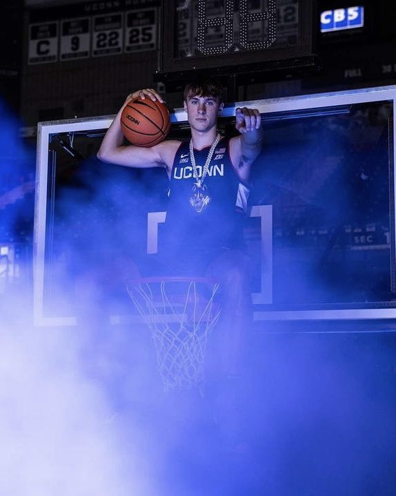 B/R Hoops (@brhoops) on Twitter photo No. 1 player in the country Cooper Flagg took his official visit to UConn over the weekend 👀🔥
What do y’all think? <a href="/Cooper_Flagg/">Cooper Flagg</a> No. 1 player in the country Cooper Flagg took his official visit to UConn over the weekend 👀🔥
What do y’all think? <a href="/Cooper_Flagg/">Cooper Flagg</a>