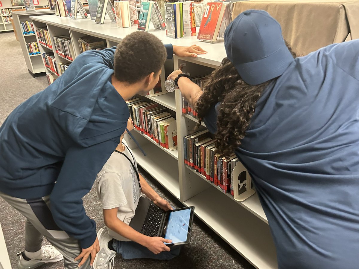 Tomball HS Library tweet media