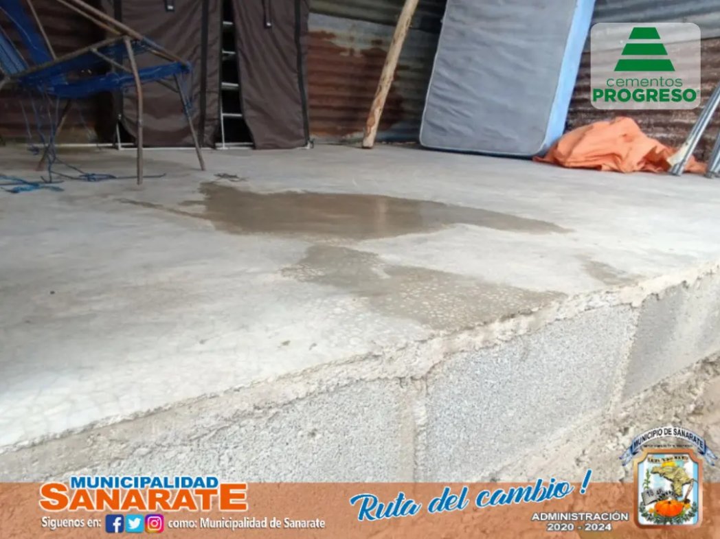 Muni_Sanarate's tweet photo. La administración municipal 2020-2024 en coordinación con Cementos Progreso y Fundación Carlos F. Novela, llevó a cabo el cierre del proyecto Piso S3, en la colonia Sonoro, se benefició a 17 familias, sustituyendo piso de tierra por torta de cemento.

#Sanarate #RutaDelCambio https://t.co/9P1Socmmvy