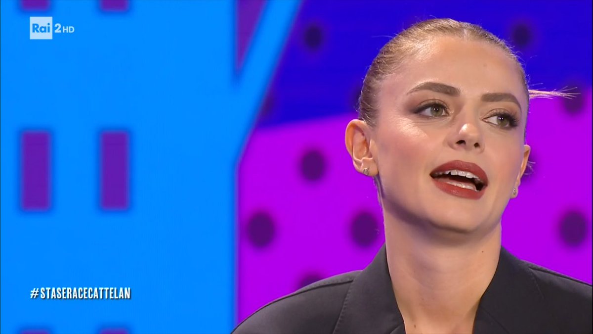 fabriziomico's tweet photo. "Non so se ti ha fatto più piacere, come certificazione del tuo successo, i quattro dischi di platino o l'imitazione di Cirilli e Paolantoni a #TaleeQualeeShow..."...
#StaseracèCattelan https://t.co/VurGA7uHRZ