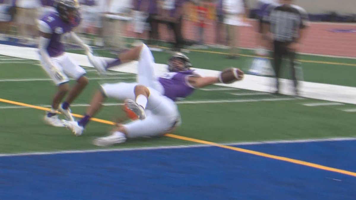 KGNSsports's tweet image. We aren&apos;t sure why but there was an error with the poll posted yesterday so we are starting fresh.  Voting will stay open until Thursday now, so click the link and vote for either the #LBJWolves or #UnitedLonghorns in our latest #KingOfTheMountain voting!
take.quiz-maker.com/poll4945892xcC…