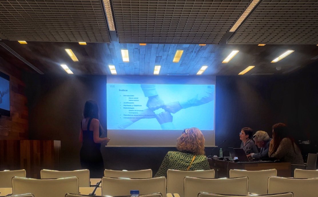 Broche final a este año!! Defensa del TFM del Máster Universitario de #GestiónSanitaria de la @UICbarcelona Gracias a mi tutora <a href="/CandelaCalle/">Candela Calle</a> por la guía, orientación e inspiración durante todo el proceso!