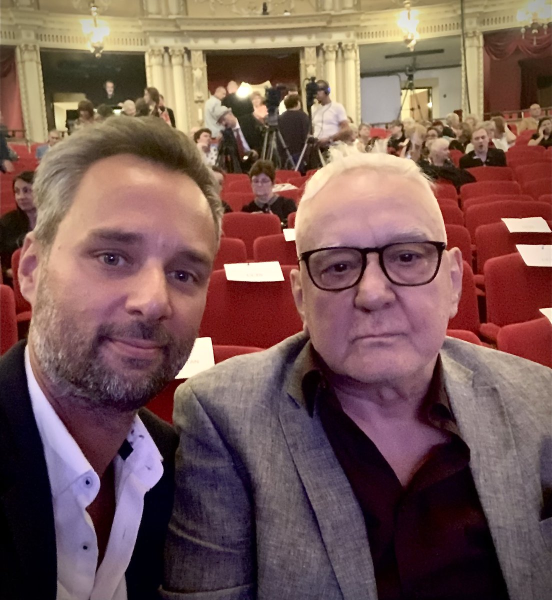 SebiCondu's tweet photo. Tata❤️‍🔥🎥🎭. O viata de teatru si film! Te iubim!“ Preocuparea unui actor trebuie sa fie nu de a apărea cat mai des, ci de a dispărea cat mai repede…de a dispărea in tenebrele recompunerii de sine…” Premiul UCIN 2023 pentru intreaga cariera. https://t.co/dzwCeXalbU
