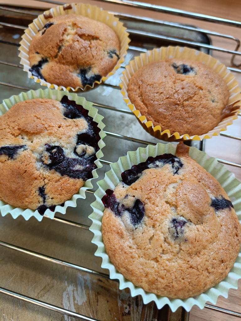 ClippysWorld's tweet image. Super chocolate chip Air Fryer muffins replaced the fat with Greek yogurt #simpletricks #HealthTips #HealthyHabits with @JigsawHG @JigsawNorth @HnpHarpurhey roll on next Monday