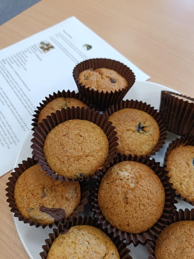 ClippysWorld's tweet image. Super chocolate chip Air Fryer muffins replaced the fat with Greek yogurt #simpletricks #HealthTips #HealthyHabits with @JigsawHG @JigsawNorth @HnpHarpurhey roll on next Monday