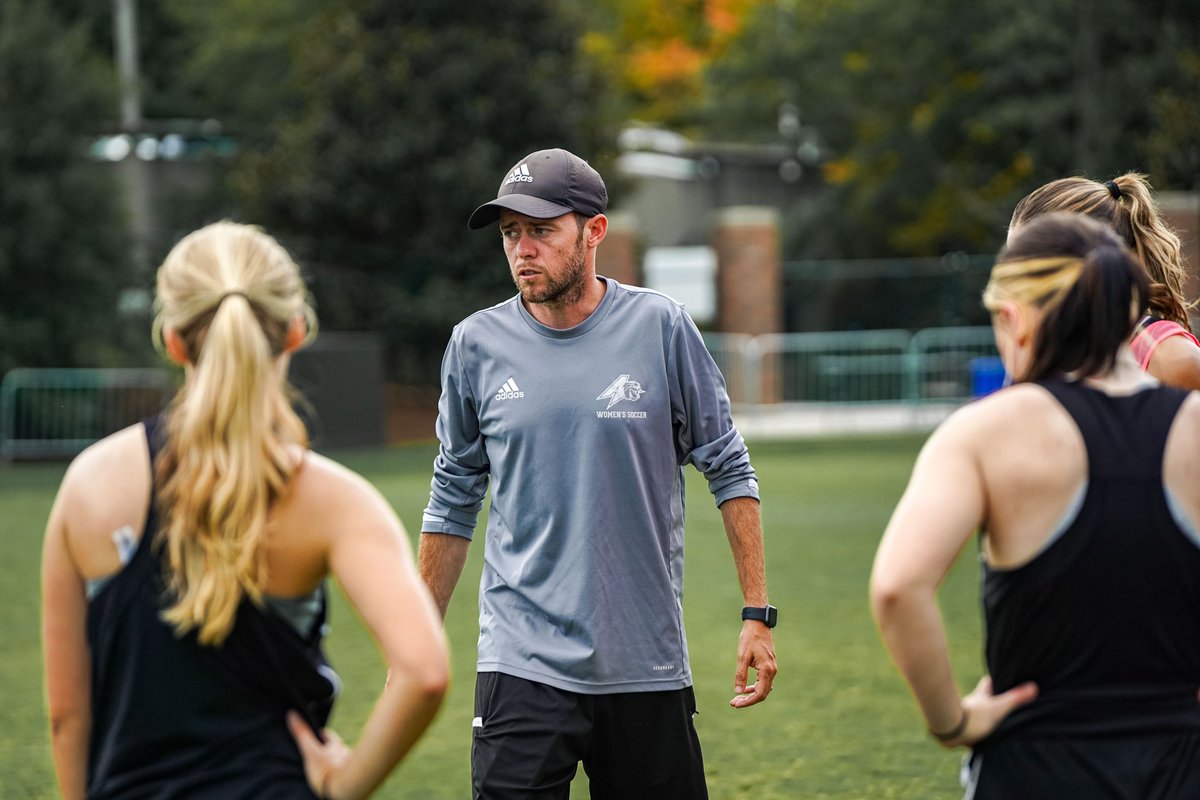 Asheville Women’s Soccer (@uncavlwsoccer) on Twitter photo Back to the grind 🚧
#ALLinAVL Back to the grind 🚧
#ALLinAVL
