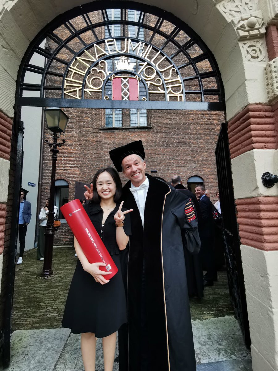 Congratulations to our @Ting__Wan for her phenomenal PhD defense today! Time flies too fast and we will miss you so much, but today we can only be proud of you👌 @HimsUva @UvA_Science @UvA_Amsterdam