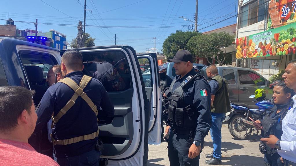 sspdgo's tweet photo. esto en la avenida Providencia de Col. Sta María, acudiendo personal del #ProgramaEsmeralda quienes ayudaron a canalizarlo a una institución de salud mental y evitar que intente de nueva cuenta autolesionarse. https://t.co/GXmLH6Wp2X