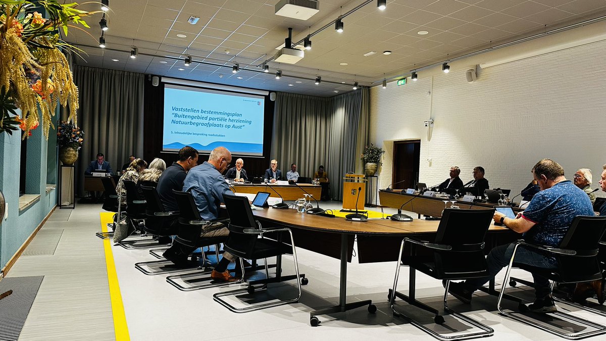 Vanavond een oordeelsvormende vergadering met o.a. op de agenda de nieuwe verordening voor de rekenkamer en het vaststellen van diverse bestemmingsplannen. 

#RaadLosser #Losser