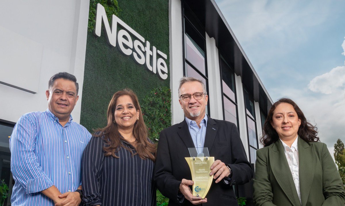 GTespectaculos's tweet photo. Nestlé, fue reconocida durante la celebración del XVIII Congreso Industrial en Guatemala por sus acciones en beneficio de una mejor gestión de residuos en el país, y se hizo acreedora del Premio Industrial en la categoría “Ambiente”, por su estrategia de Empaques Sostenibles. https://t.co/MecqvqOH4s
