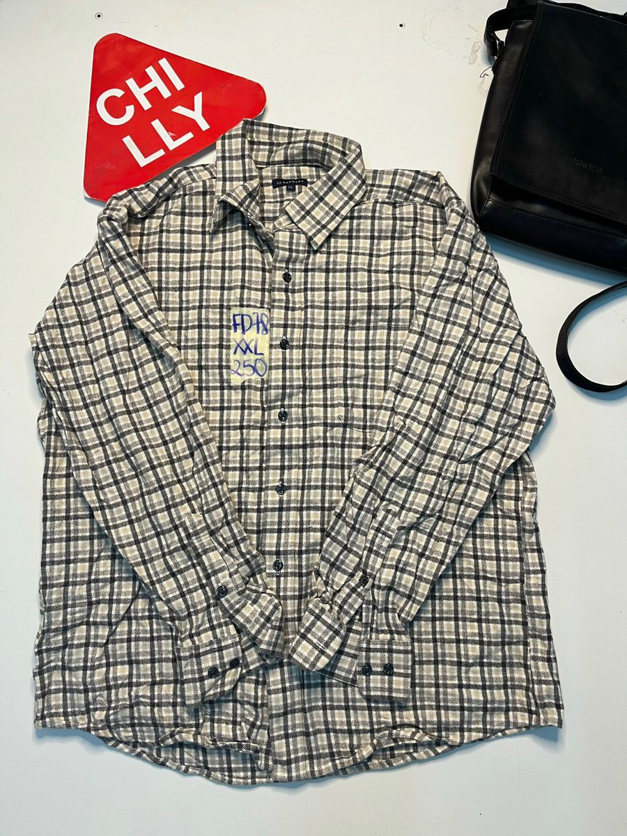 tongvuong04's tweet image. Áo sơ mi 
#2hand #chillyclothing#chillyvietnam #chilly