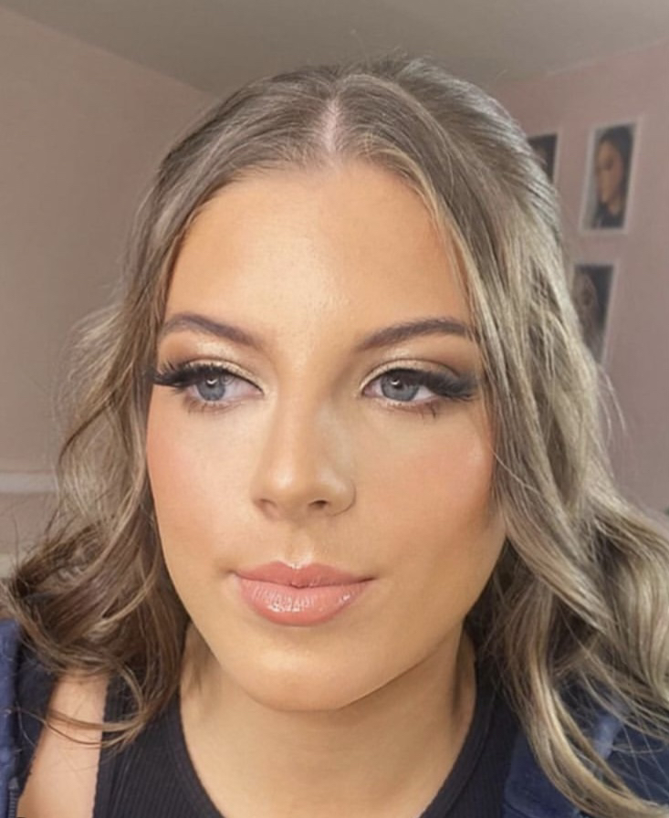 Absolutely adore this look that @lauren__makeup created for her stunning client using the Fondant Sponge to create that flawless base! 🩷

So many incredibly talented makeup artists are using my Fondant Sponges on their clients - and the amount of times those clients comment on h