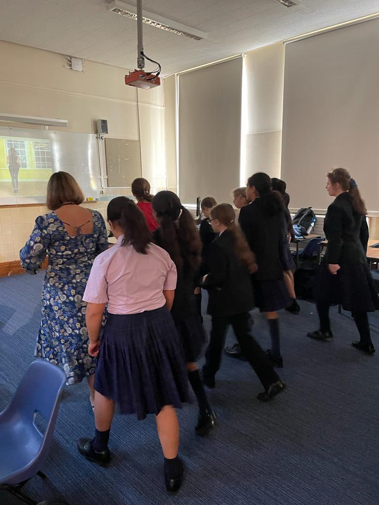 RMSLanguages's tweet image. Happy European Day of Languages! We celebrated with taster sessions for Year 8 students in 6 new languages (Dutch, Gujurati, Russian, Georgian, Portuguese &amp;amp; Italian) delivered by sixth formers and teachers. And there was Salsa at lunchtime! Thanks to all! @RMSforGirls #EDLangs