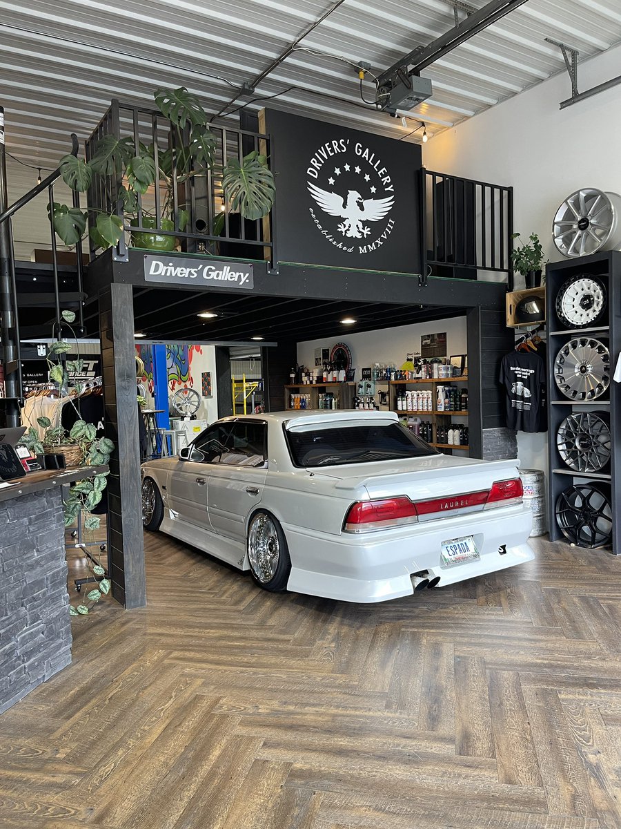 Hannughh's tweet photo. finally got to stop into drivers gallery 🖤 https://t.co/W3UxreEYuP