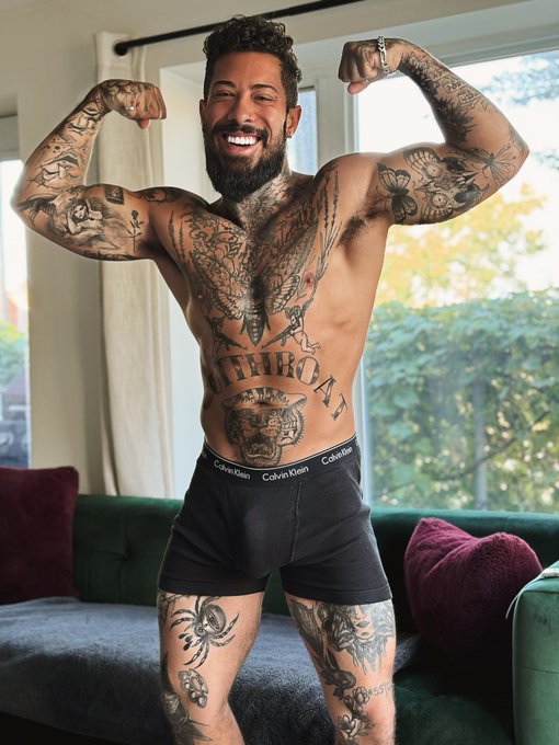 Flex with me babe. 😈 https://t.co/jVcMK4OMBL<a href="/tag/gym"class="tags"><span>#gym</span></a><a href="/tag/lgbt"class="tags"><span>#lgbt</span></a><a href="/tag/montreal"class="tags"><span>#montreal</span></a><a href="/tag/flex"class="tags"><span>#flex</span></a><a href="/tag/share"class="tags"><span>#share</span></a><a href="/tag/gay"class="tags"><span>#gay</span></a><a href="/tag/viral"class="tags"><span>#viral</span></a>