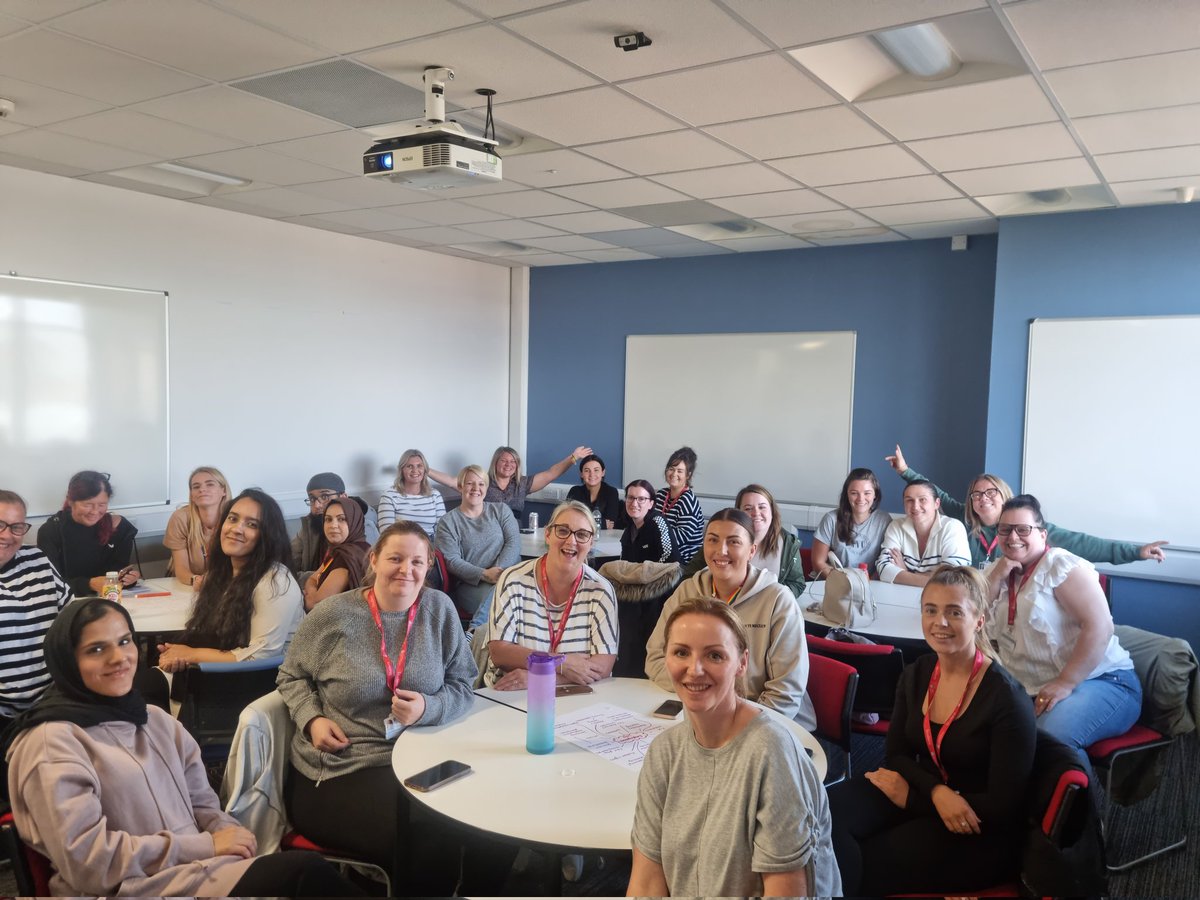 traceyrogers37's tweet photo. Another fantastic day with the Sept 23 RNDAs, day 2 of welcome activities. Critical discussions on #accountability #professionalism #practice #RNDAs #Adultfield shared with consent https://t.co/uY8Ub1pZ1T