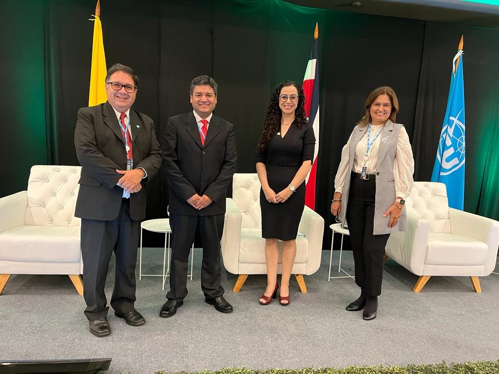 asiet_lat's tweet photo. Participamos del coloquio #ITUIPEC 2023 en #CostaRica, donde dialogamos sobre #conectividad para el cierre de brechas.
🗨️ "Las redes fijas son un habilitador de la nuevas tecnologías móviles", aseguró @marymendezji, Secretaria General de @asiet_lat. https://t.co/tvK8aK0OvD