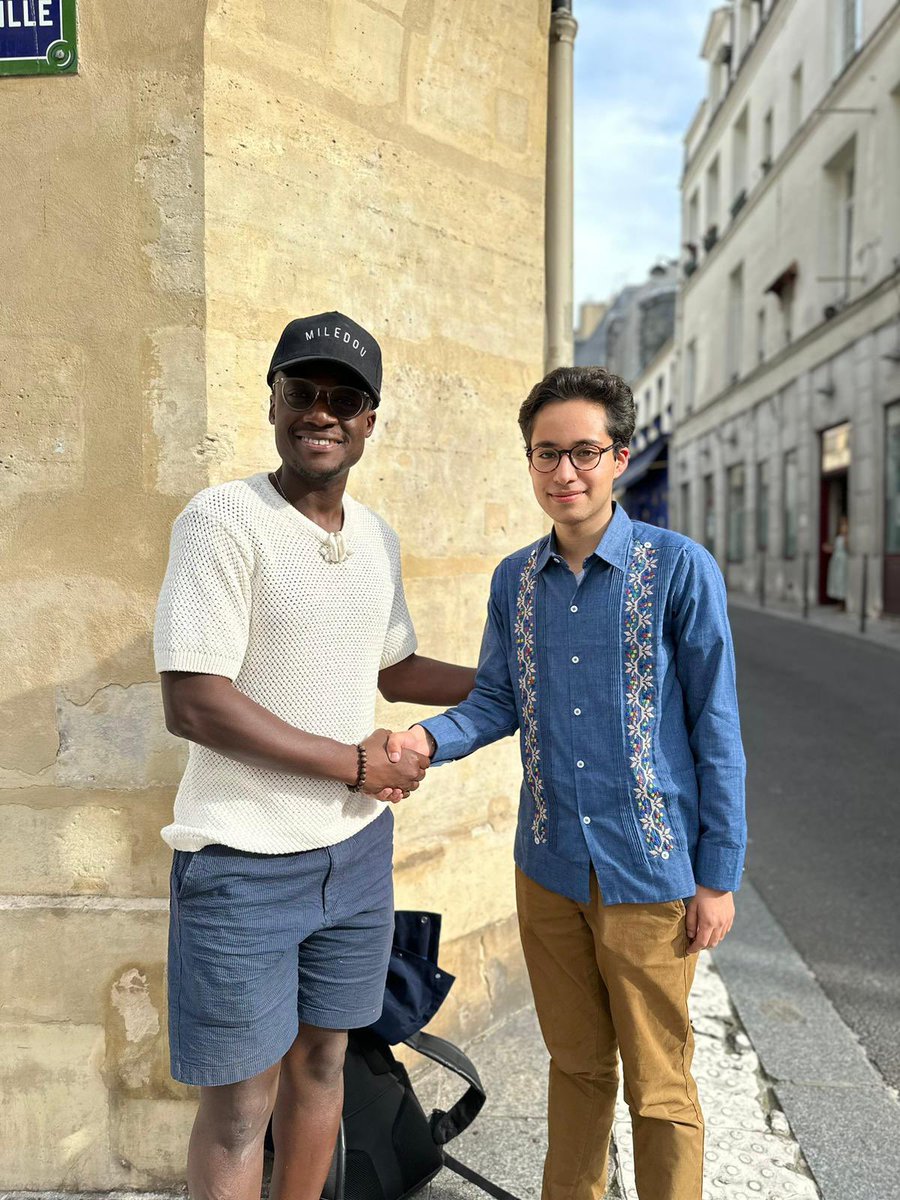 Un grand plaisir de pouvoir échanger avec le fondateur de @lfm_alumni (insta) véritable enfant de notre cher réseau <a href="/aefeinfo/">AEFE</a>. Tous les deux amoureux des Ivcées français à l'étranger, nous avons discuté sur l'importance et les valeurs de notre réseau..et surtout sur la très